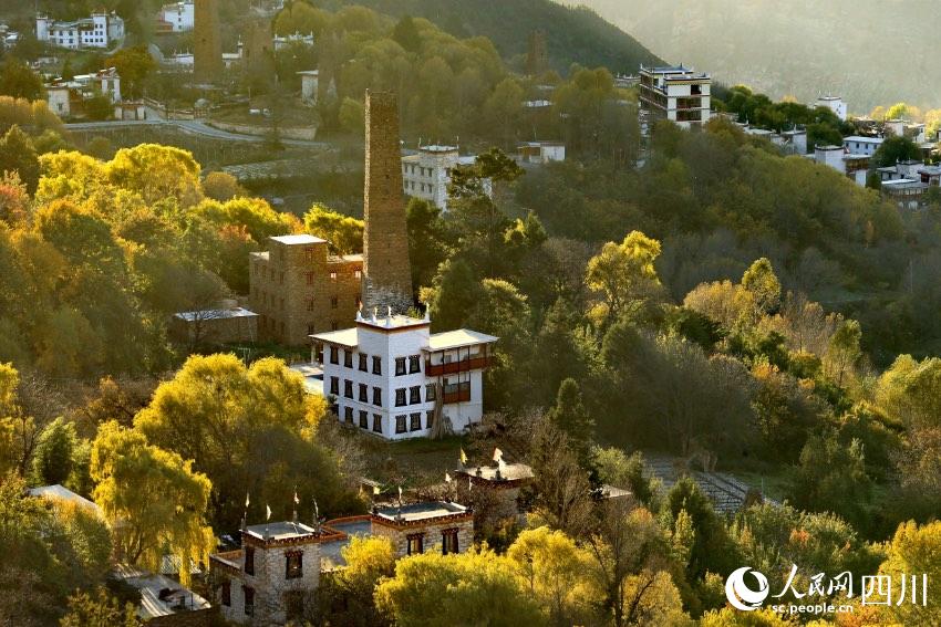 丹巴美景。李永安攝