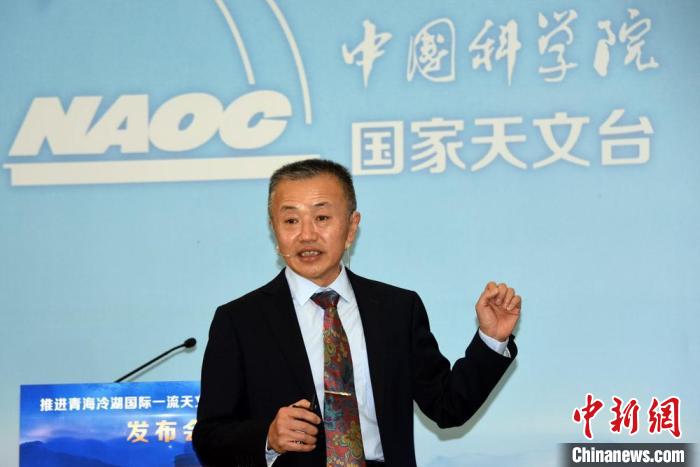 中科院國家天文臺冷湖基地首席研究員鄧李才介紹冷湖選址相關(guān)情況?！?lt;a target='_blank' href='/'><p  align=