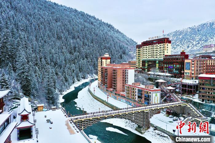 壤塘的雪后美景。　壤塘縣融媒體中心供圖