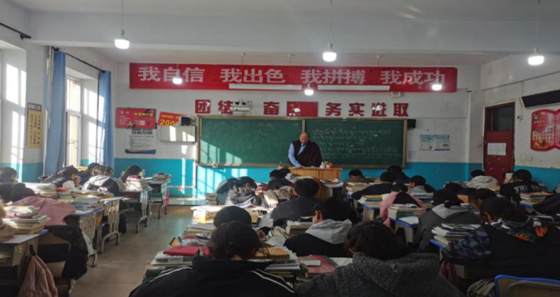 青?，斍撸寒惖剞k班讓孩子享受優(yōu)質(zhì)教育