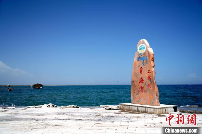 圖為青海湖景區(qū)一角?！O睿 攝