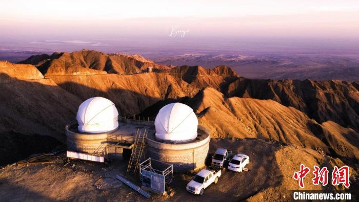 圖為青海冷湖賽什騰山天文臺址日落?！『槲腻?攝