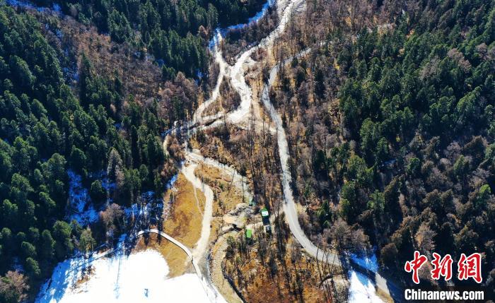 畢棚溝景區(qū)風(fēng)光?！“苍?攝