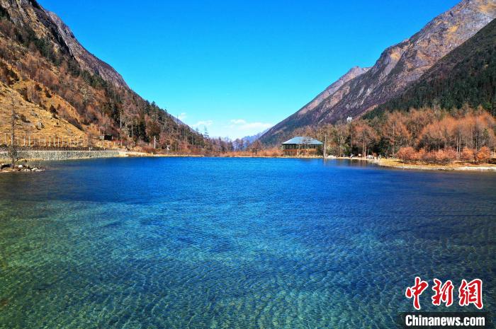 畢棚溝景區(qū)風(fēng)光?！“苍?攝