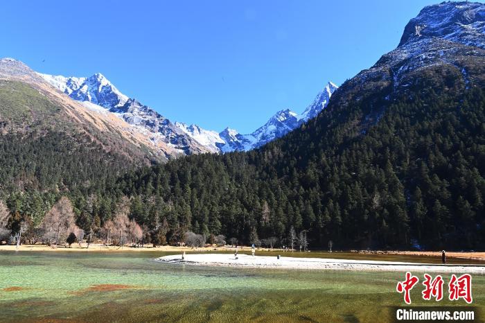 畢棚溝景區(qū)風(fēng)光?！“苍?攝