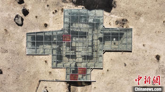 圖為被稱為“九層妖塔”的熱水墓群一號大墓?！●R銘言 攝