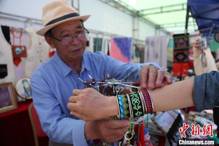 青海格爾木：保護(hù)挖掘、活態(tài)傳承45項(xiàng)非遺