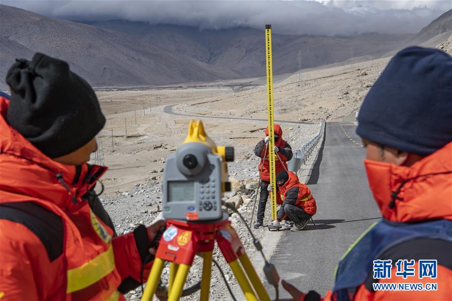 （新華全媒頭條·圖文互動(dòng)）（10）往更高處長(zhǎng)、往長(zhǎng)春北京方向移動(dòng)——來(lái)自海拔8848.86米的報(bào)告