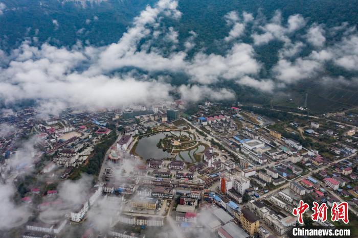 圖為墨脫縣城。　何蓬磊 攝