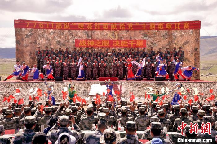 圖為主題歌詠比賽活動現(xiàn)場。　馬成鎖 　攝