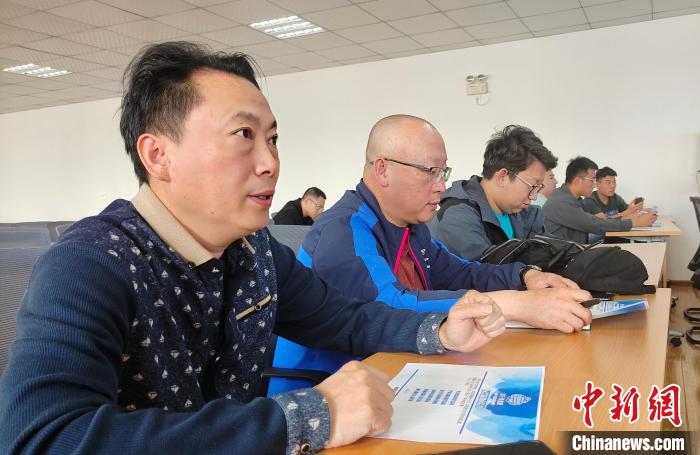 圖為培訓(xùn)會(huì)現(xiàn)場(chǎng)。　貢桑拉姆 攝