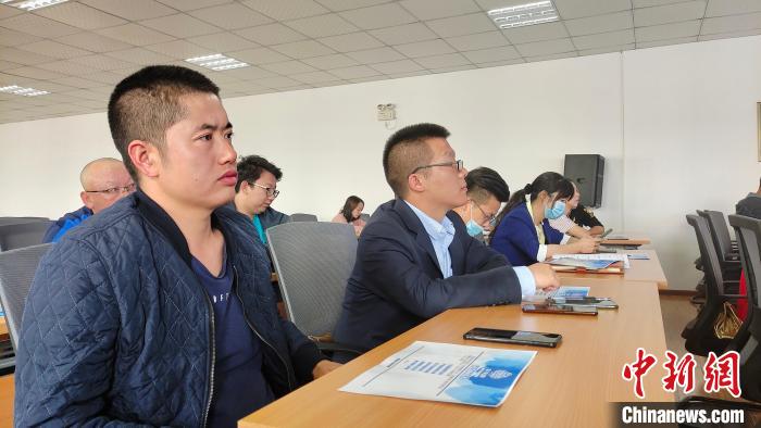 圖為培訓(xùn)會(huì)現(xiàn)場(chǎng)?！∝暽＠?攝