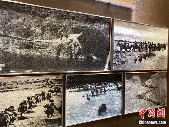 紅樓內(nèi)展廳，圖為昌都戰(zhàn)役中的人民解放軍。彭寧鈴 攝