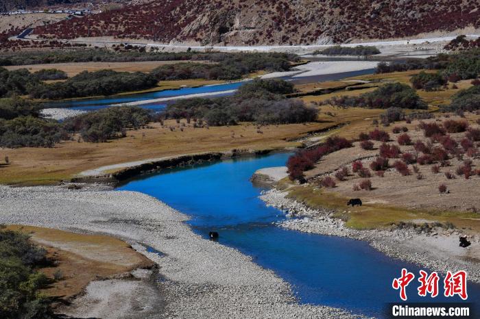 資料圖為拉薩市墨竹工卡縣境內(nèi)的美景?！∝暩聛硭?攝