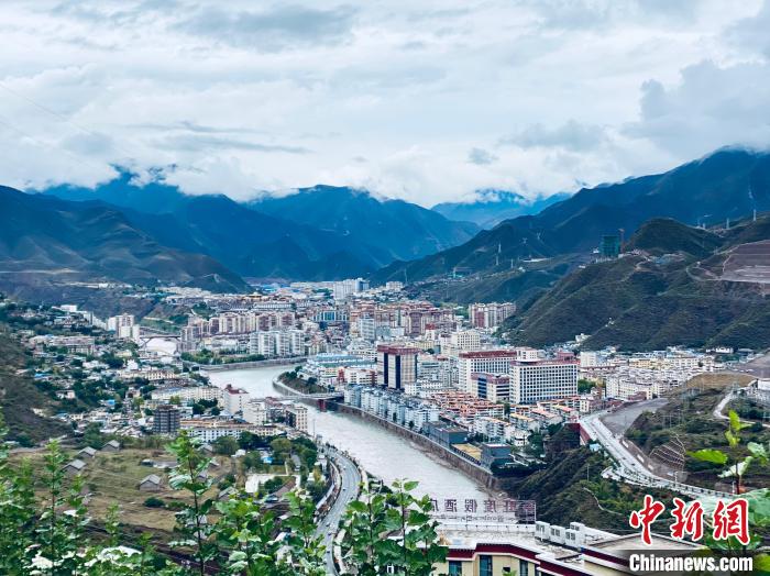 圖為“藏東明珠”昌都?！±罱瓕?攝
