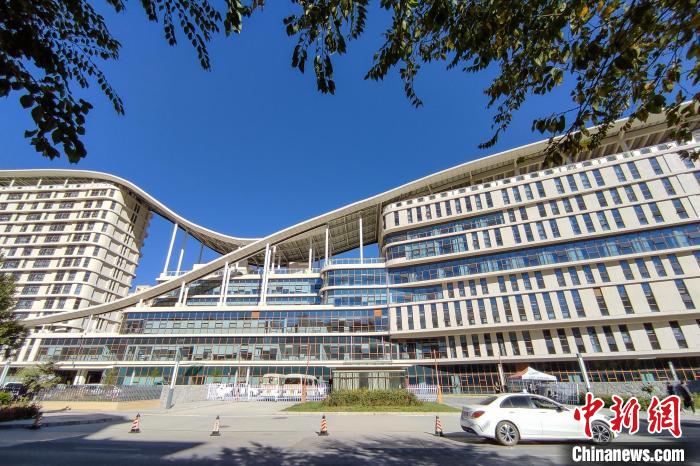 圖為西藏自治區(qū)婦產(chǎn)兒童醫(yī)院，該院填補了西藏沒有省級兒童醫(yī)院(婦幼保健院)的空白?！〗w波 攝