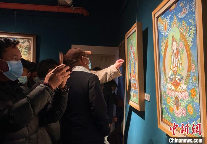 11月17日，由西藏自治區(qū)文學藝術(shù)界聯(lián)合會主辦的第七屆“見即愿滿”西藏精品唐卡展在拉薩拉開帷幕。 <a target='_blank' href='/'><p  align=