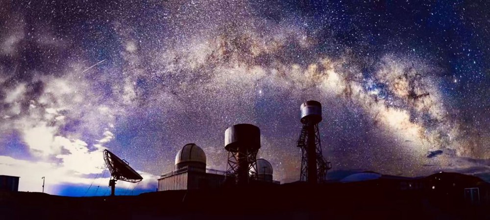 阿里暗夜星空。貢覺(jué)群培攝