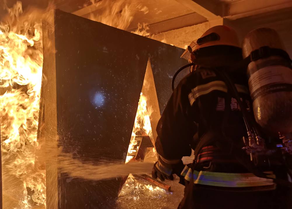 真火內(nèi)攻實操訓(xùn)練。