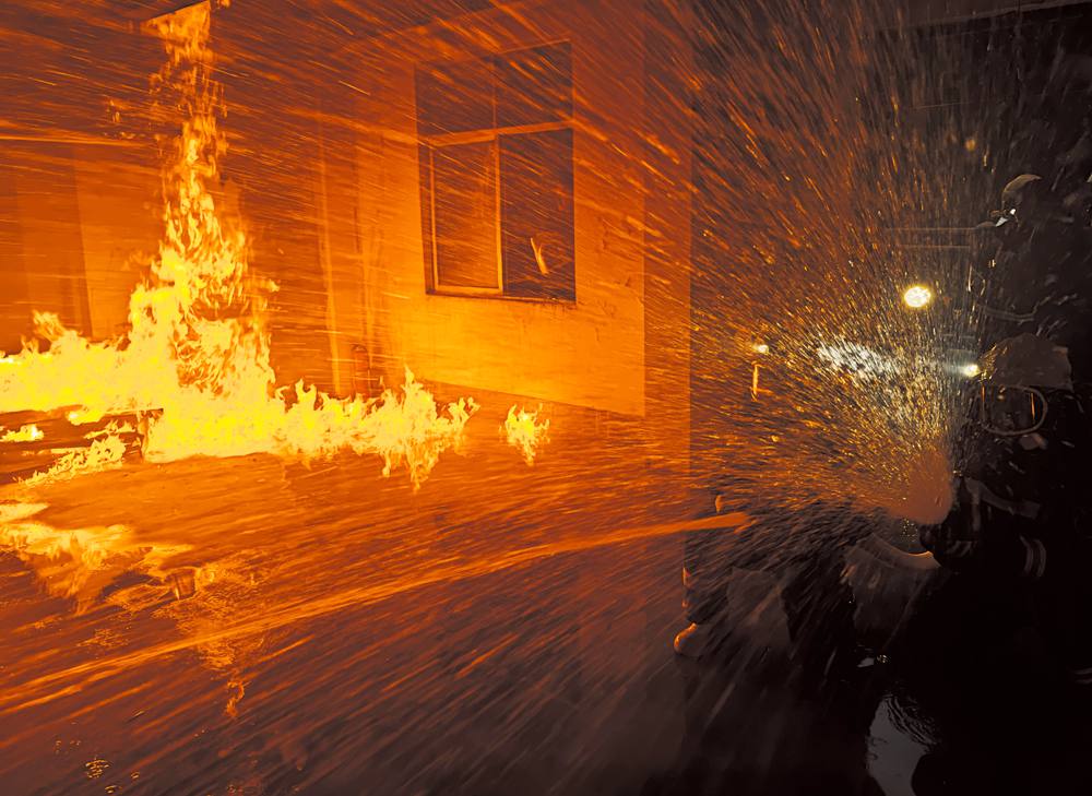 滅火救援演練，畫面震撼。