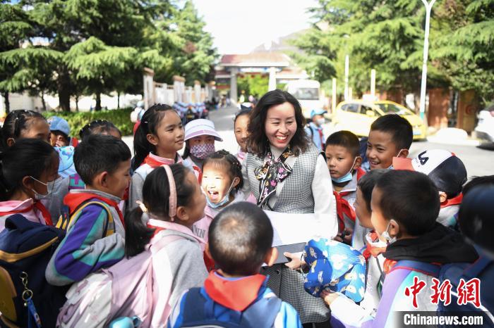 援藏“湘軍”高原開(kāi)創(chuàng)“新面貌”:產(chǎn)業(yè)“造血”富民“聯(lián)校模式”興教育