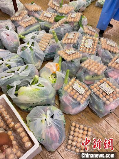 西藏格拉丹東超市疫情期間全力保障市場供應?！∈茉L者供圖