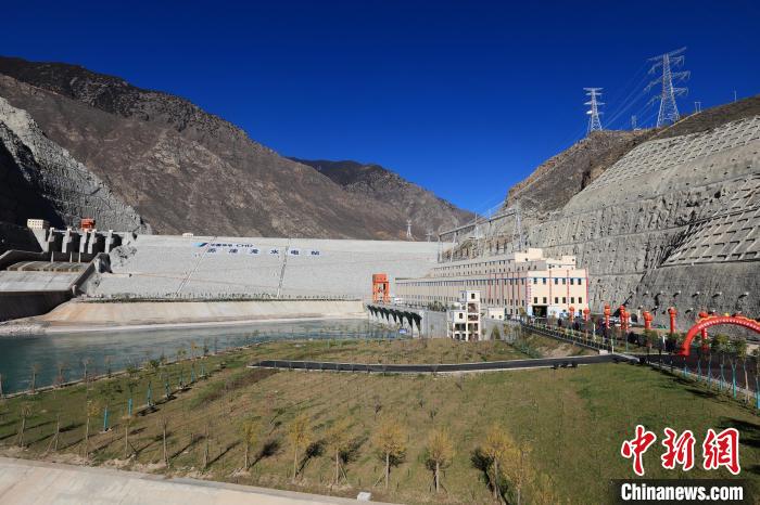 圖為金沙江上游蘇洼龍水電站。　王磊 攝