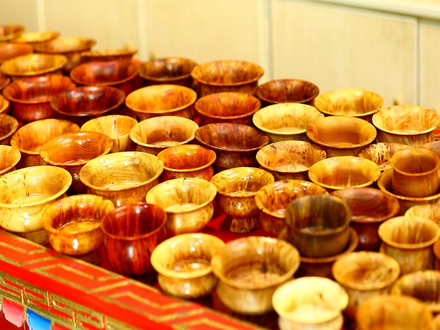 藏地木碗成品。