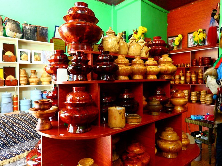 藏地木碗成品。