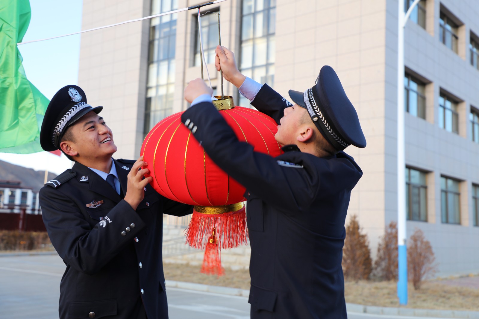 （要聞 新媒體）雪域邊關(guān)的他們，是歸途的(4189296)-20230122091651.jpg