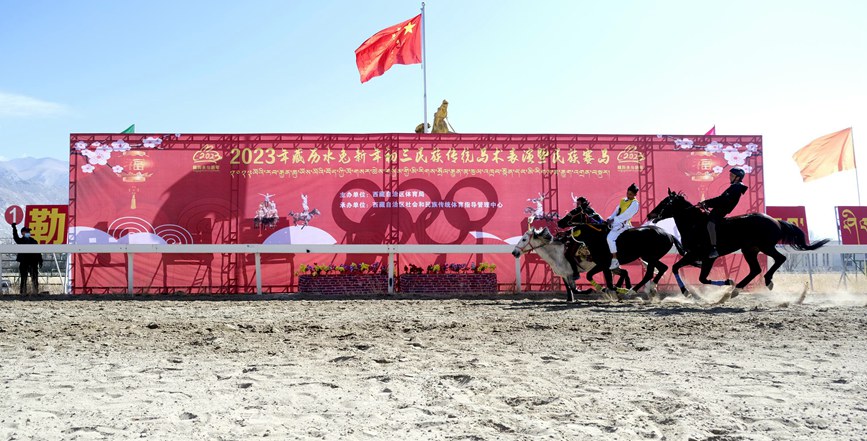 藏歷新年，精彩的馬術(shù)表演。潘多攝