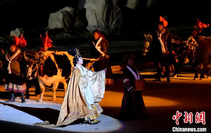 3月17日，西藏拉薩，《文成公主》大型史詩劇演出現(xiàn)場?！±盍?攝