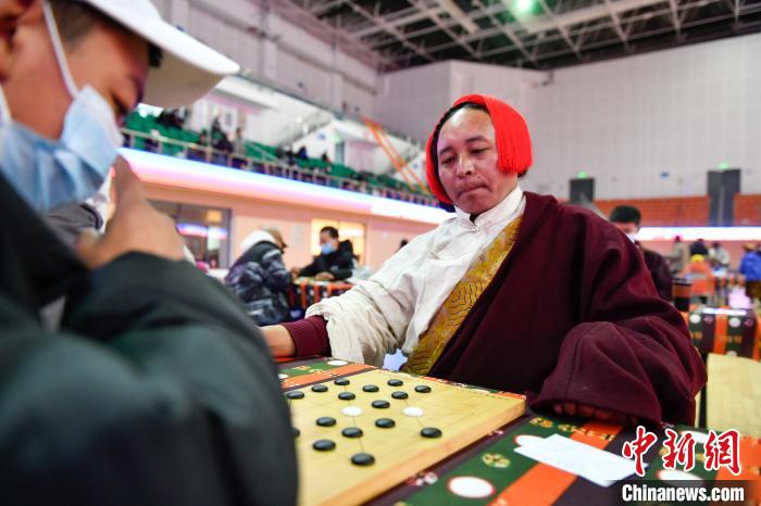 圖為比賽現(xiàn)場。　貢嘎來松 攝