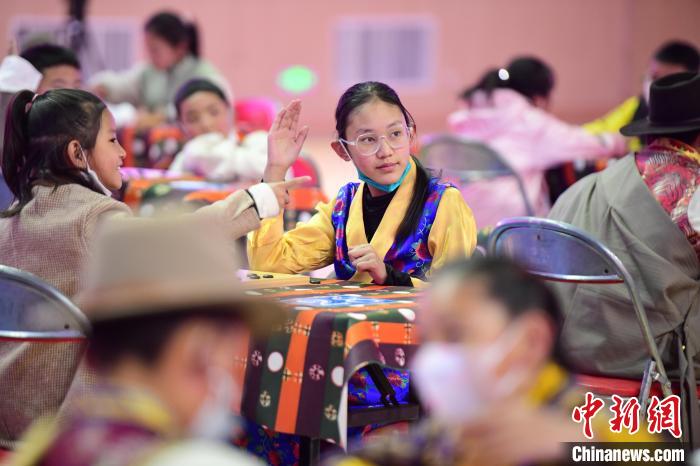 圖為比賽現(xiàn)場。　貢嘎來松 攝