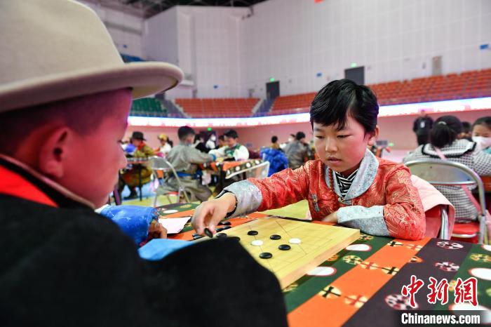 圖為比賽現(xiàn)場?！∝暩聛硭?攝