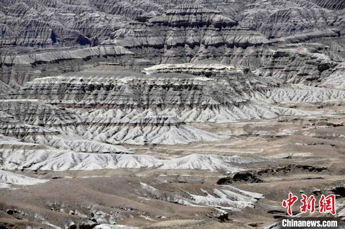 4月5日，西藏阿里札達(dá)土林?！±盍?攝