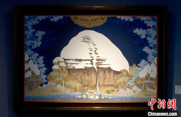 圖為5月16日，展覽中新創(chuàng)唐卡作品《岡底斯山》?！±盍?攝