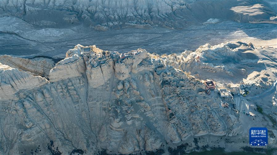 (新華全媒+)(6)國道之行 從雪山奔向大海丨古格落日