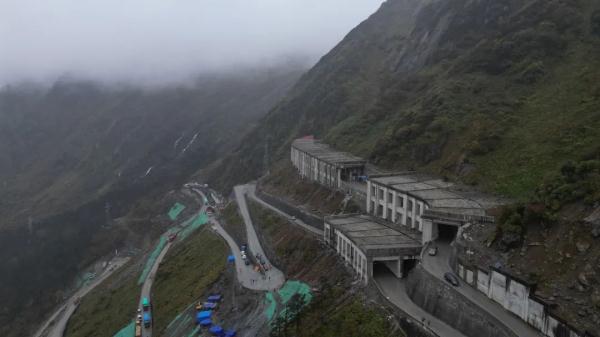 幾代建設(shè)者，歷經(jīng)半個多世紀(jì)完成！這是一條怎樣的公路？