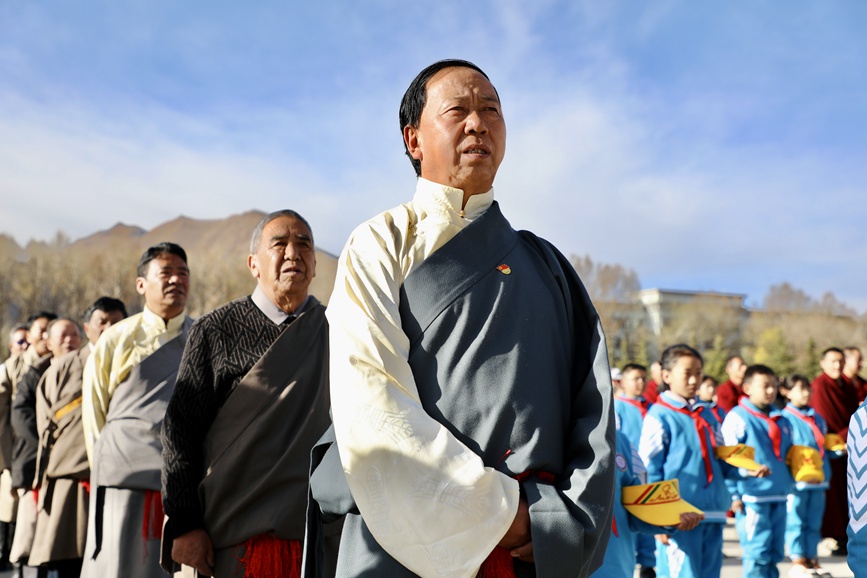 “升國(guó)旗、唱國(guó)歌”儀式現(xiàn)場(chǎng)。