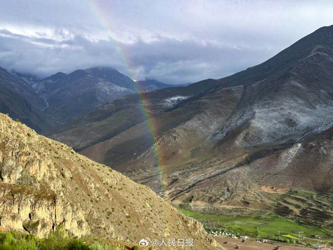 接好運(yùn)！青藏高原現(xiàn)巨大彩虹橋