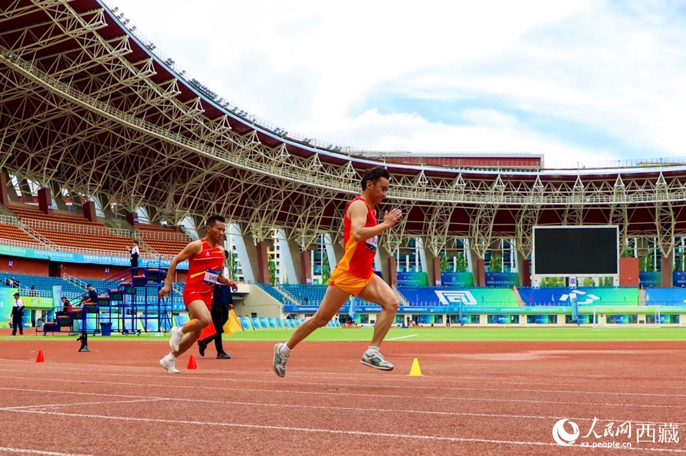 拉薩市群眾文化體育中心舉辦的田徑賽實況。