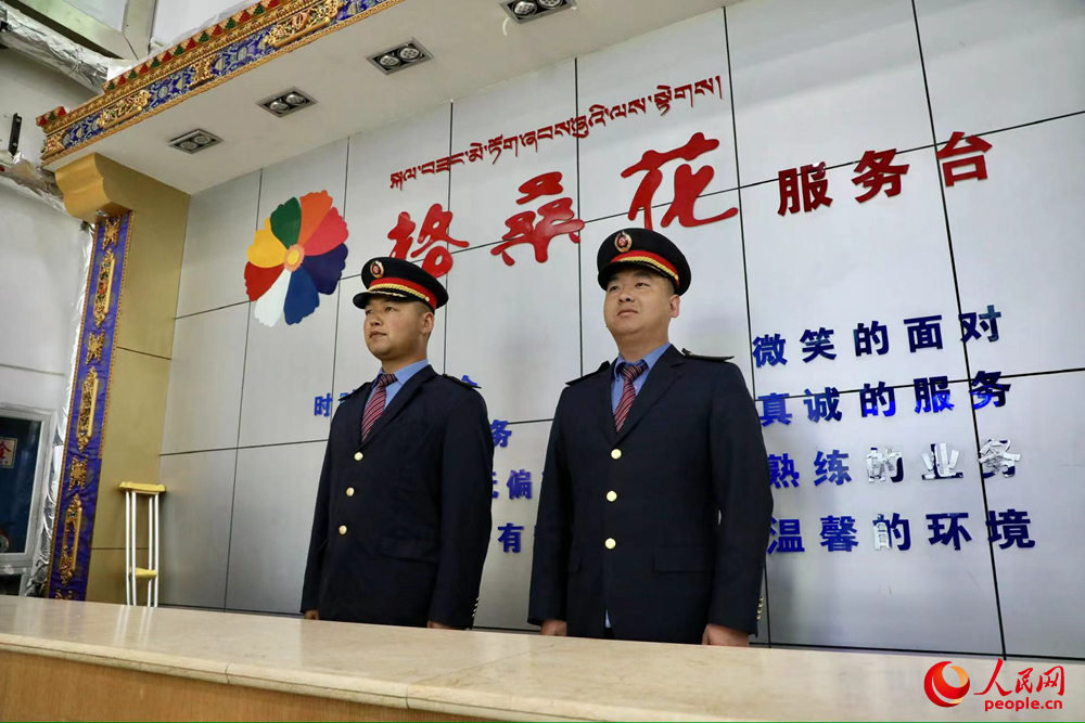 那曲火車站格?；ǚ张_。人民網(wǎng)記者 次仁羅布攝