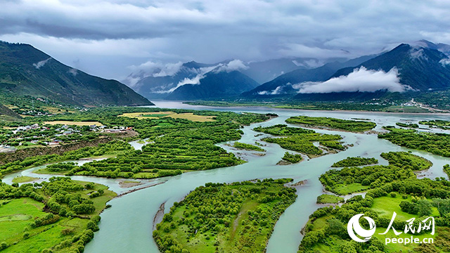 雅尼國(guó)家濕地公園風(fēng)景如畫。人民網(wǎng)記者 次仁羅布攝