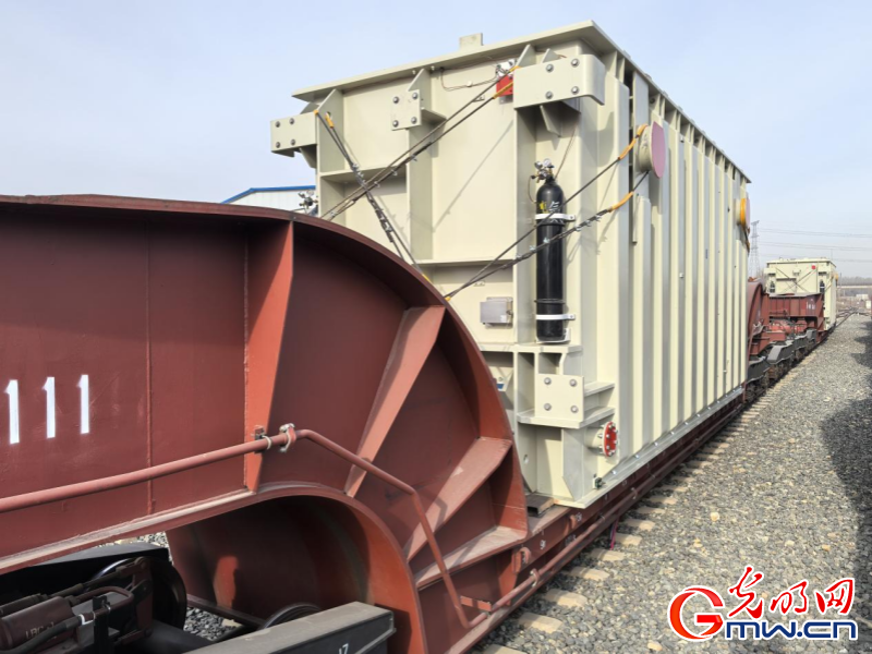 2025春運進行時丨核心設備專列抵達西藏 助力“電力天路”建設