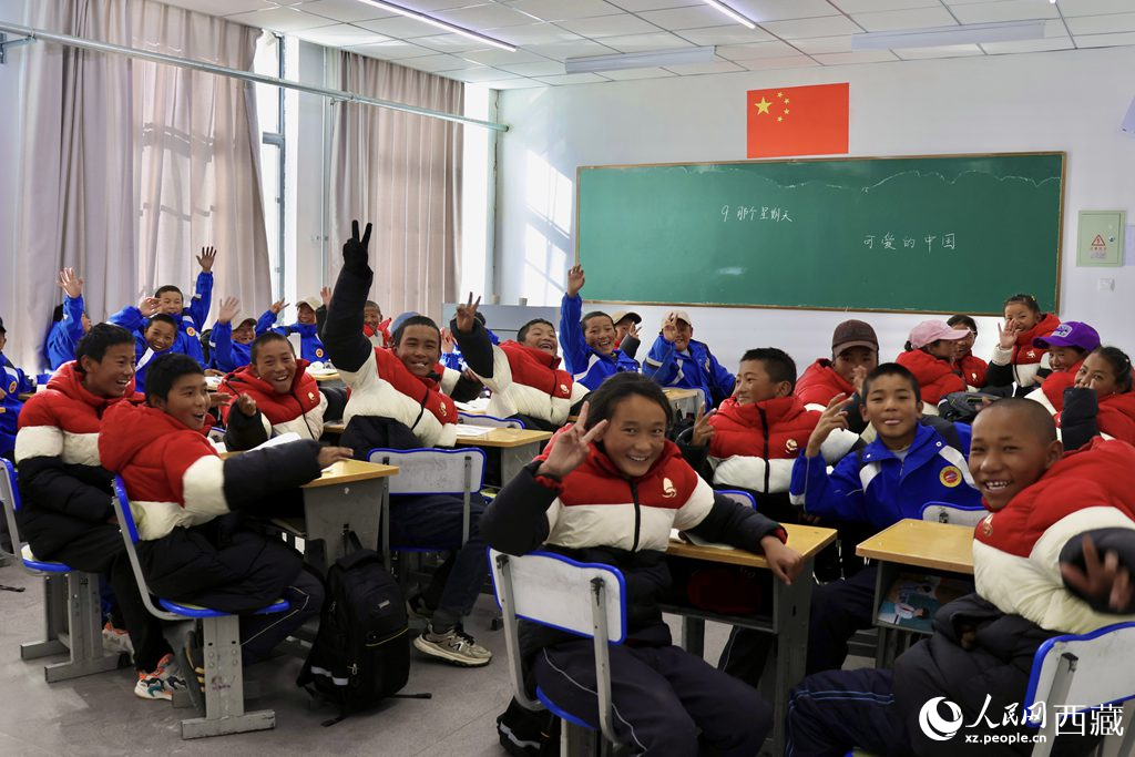 安置在定日縣委黨校讀書的學(xué)生。人民日?qǐng)?bào)記者 鮮敢攝