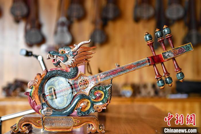 西藏日喀則:探秘中國國家級非遺“扎念琴制作技藝”