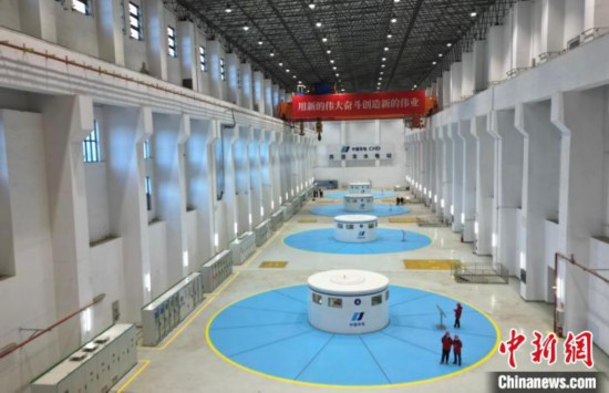 圖為水電站內(nèi)部?！⊥趵凇z