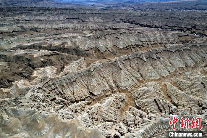 4月5日，西藏阿里札達(dá)土林。(無人機(jī)照片) 李林 攝