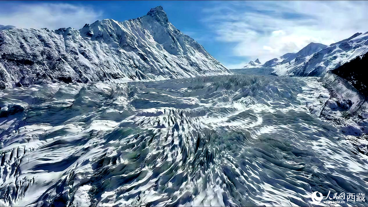 依噶冰川位于那曲市嘉黎縣尼屋鄉(xiāng)。